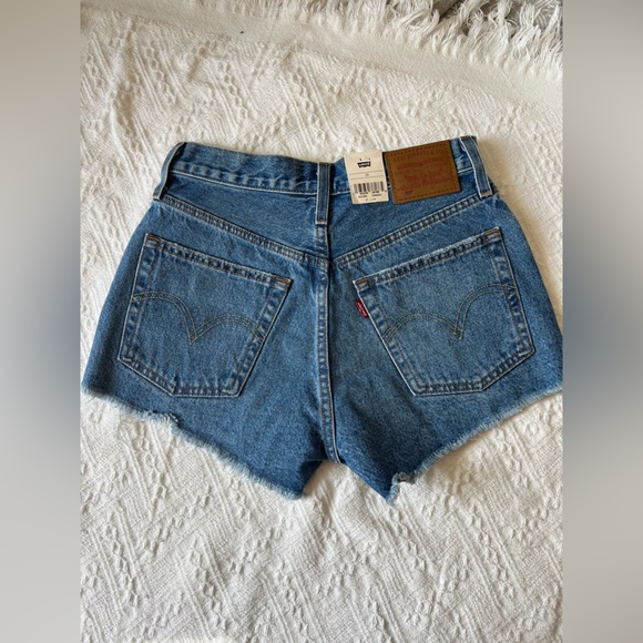 Levi’s 501 Original Fit High-Rise Women’s Jean Shorts in Blue, size 25, NWT! - Picture 5 of 13